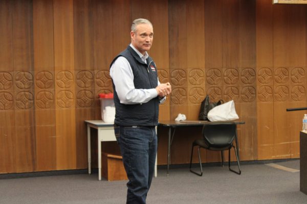 Governor candidate Charles McCall at the college of republicans meeting. 